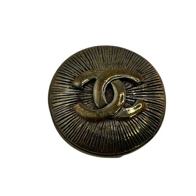 Pre-owned Chanel Plating Brooch () In Gold