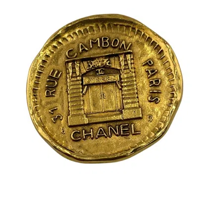 Pre-owned Chanel Plating Brooch () In Gold