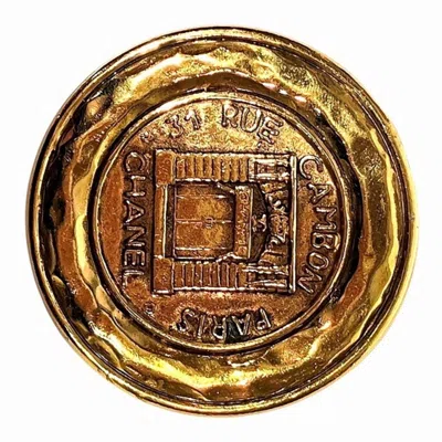 Pre-owned Chanel Plating Pin Brooch () In Gold
