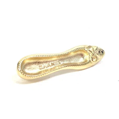 Pre-owned Chanel Plating Pin Brooch () In Gold