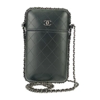Pre-owned Chanel Pochette Shoulder Bag () In Black