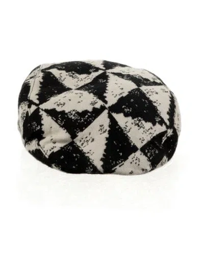 Pre-owned Chanel Printed Newsboy Cap In Black