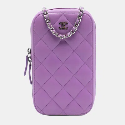 Pre-owned Chanel Purple Cc Quilted Lambskin Zip Phone Case