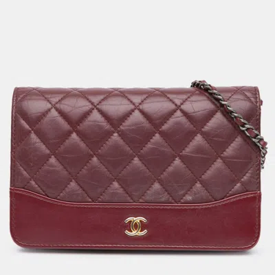 Pre-owned Chanel Quilted Aged Calfskin Gabrielle Wallet On Chain In Red