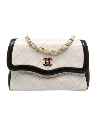 Pre-owned Chanel Quilted Bicolor Flap Shoulder Bag W/ Card Holder In Black/white
