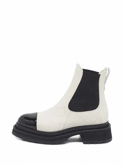 Pre-owned Chanel Quilted Cap-toe Chelsea Boots In White