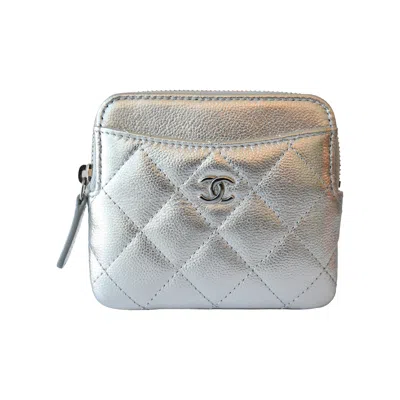 Pre-owned Chanel Quilted Caviar Classic Zipped Coin Purse Silver