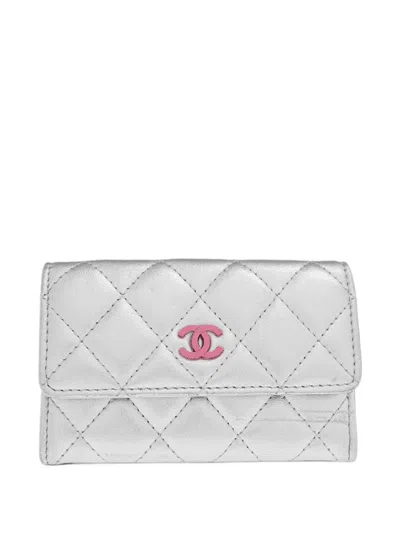 Pre-owned Chanel Quilted Cc Cardholder In Silver