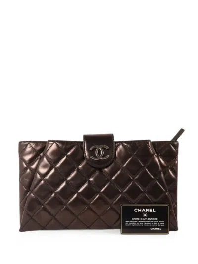 Pre-owned Chanel Quilted Cc Clutch Bag In Brown