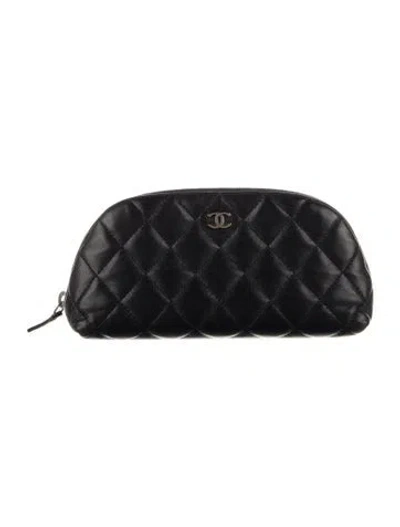 Pre-owned Chanel Quilted Cc Cosmetic Bag In Black