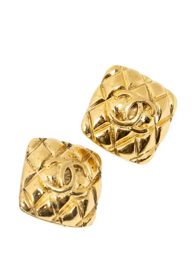 Pre-owned Chanel Quilted Cc Logo Earrings In Gold