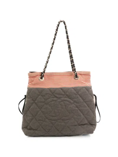 Pre-owned Chanel Quilted Cc Shoulder Bag In Gray