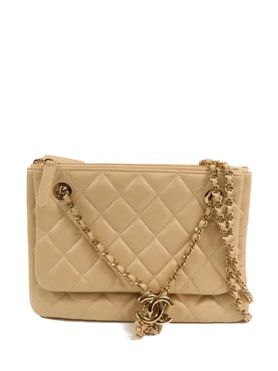 Pre-owned Chanel Quilted Cc Shoulder Bag In Neutral