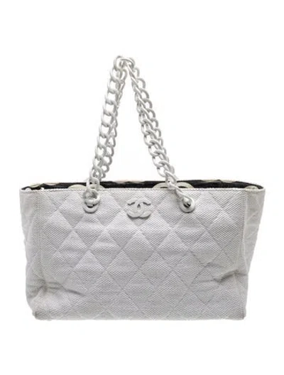 Pre-owned Chanel Quilted Cc Straw Tote In White
