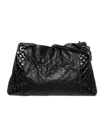 Pre-owned Chanel Quilted Cc Tote In Black