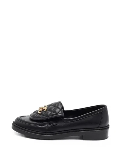 Pre-owned Chanel Quilted Cc Turn-lock Loafers In Black