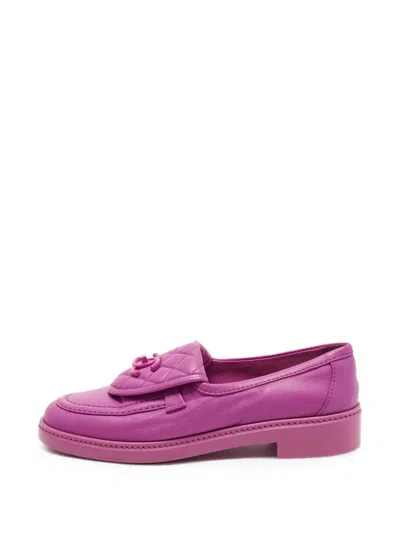 Pre-owned Chanel Quilted Cc Turn-lock Loafers In Pink