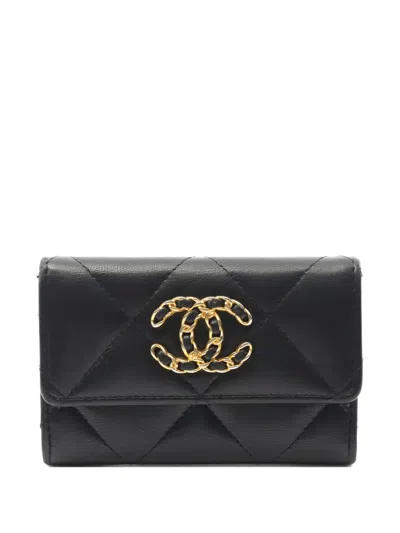 Pre-owned Chanel Quilted Chain-detail Wallet In Black