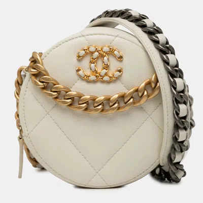 Pre-owned Chanel Quilted Goatskin 19 Round Clutch With Chain In White