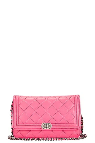 Pre-owned Chanel Quilted Lambskin Boy Shoulder Bag In Pink