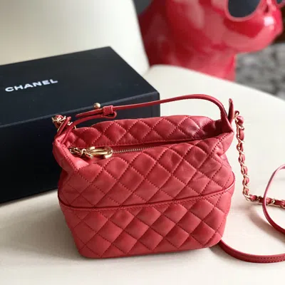 Pre-owned Chanel Quilted Lambskin Mini Cc Charm Zip Hobo Bag