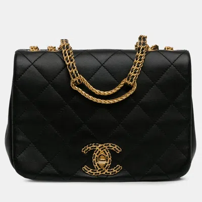 Pre-owned Chanel Quilted Lambskin On And On Flap Bag In Black