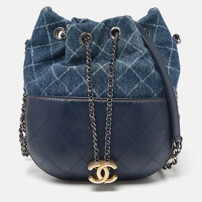 Pre-owned Chanel Quilted Leather And Denim Small Gabrielle Bucket Bag In Blue