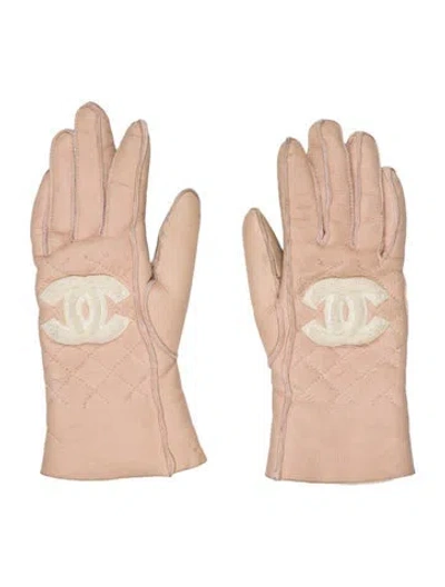 Pre-owned Chanel Quilted Leather Cc Gloves In Pink