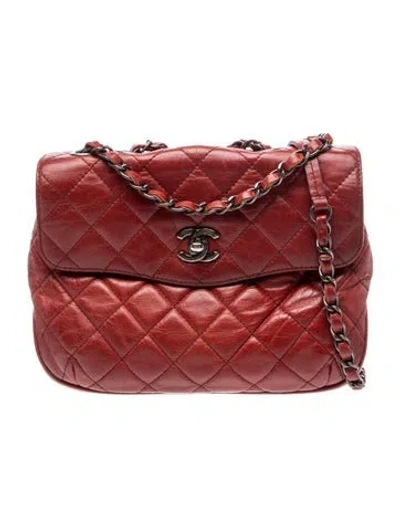 Pre-owned Chanel Quilted Messenger Bag In Red