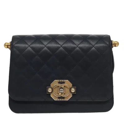 Pre-owned Chanel Quilted Navy Leather Shoulder Bag () In Blue