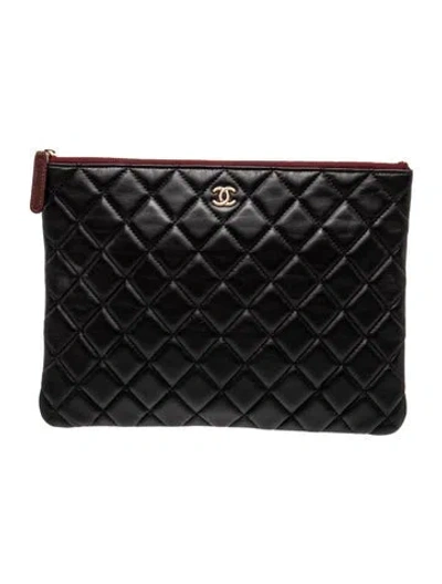 Pre-owned Chanel Quilted O-case In Black