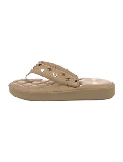 Pre-owned Chanel Quilted Pattern Leather Flip Flops In Neutral