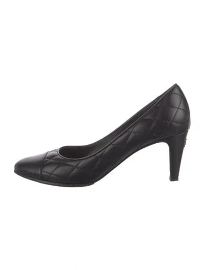 Pre-owned Chanel Quilted Pattern Leather Pumps In Black