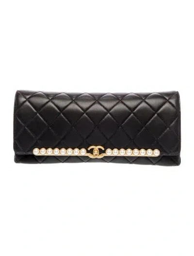 Pre-owned Chanel Quilted Pearl Clutch In Black