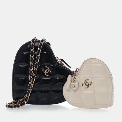 Pre-owned Chanel Quilted Resin Cc Heart Small Patent Leather Clutch With Chain In Black