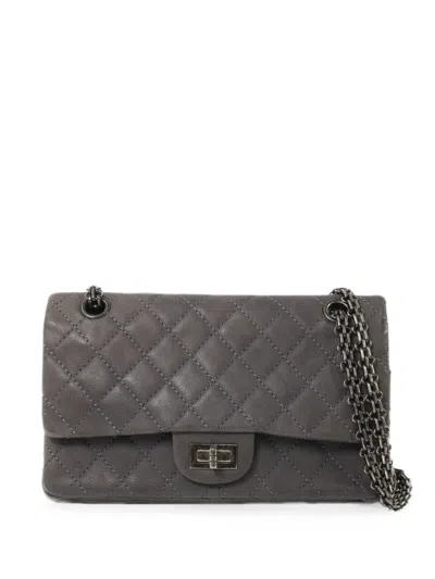 Pre-owned Chanel Quilted Shoulder Bag In Gray