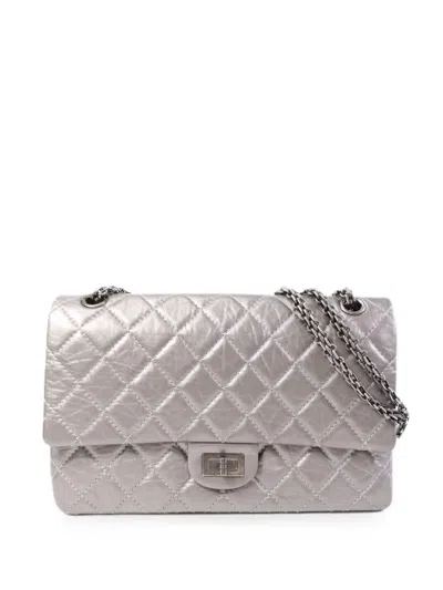 Pre-owned Chanel Quilted Shoulder Bag In Silver
