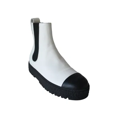 Pre-owned Chanel Rain Boots Ankle Boots White Black