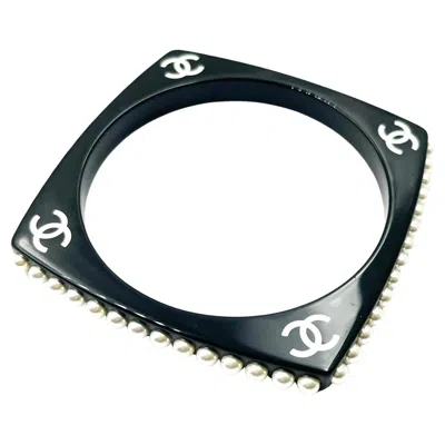 Pre-owned Chanel Rare White Cc Black Resin Pearl Edge Bangle Bracelet