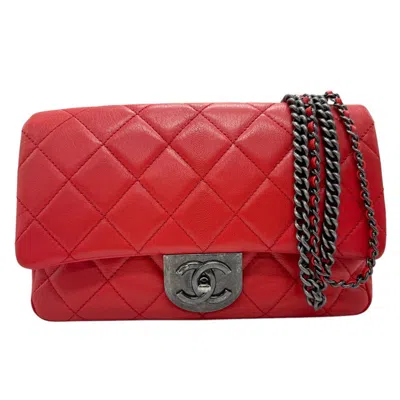 Pre-owned Chanel Red Color Leather Shoulder Bag ()
