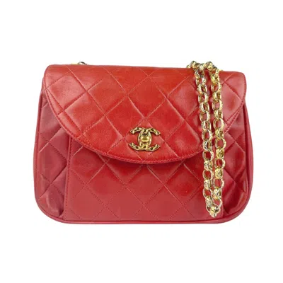 Pre-owned Chanel Red Color Leather Shoulder Bag ()