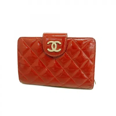 Pre-owned Chanel Red Color Patent Leather Wallet (bi-fold) ()