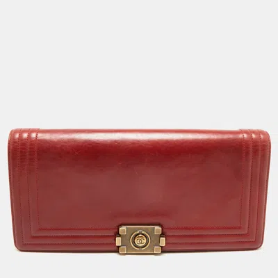 Pre-owned Chanel Red Leather Boy Clutch
