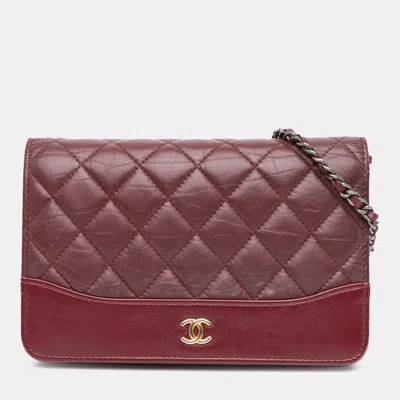 Pre-owned Chanel Red Quilted Aged Calfskin Gabrielle Wallet On Chain