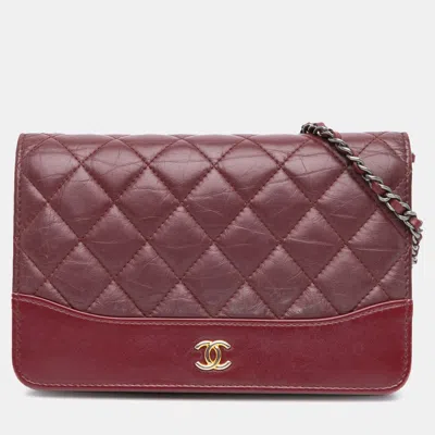 Pre-owned Chanel Red Quilted Aged Calfskin Gabrielle Wallet On Chain