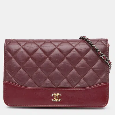 Pre-owned Chanel Red Quilted Aged Calfskin Gabrielle Wallet On Chain