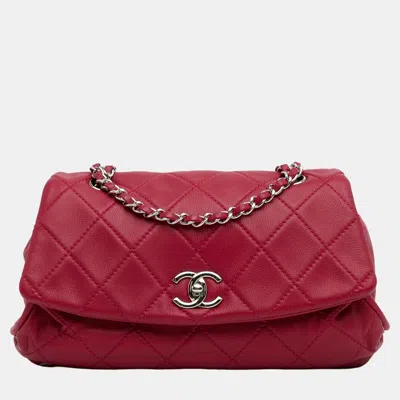 Pre-owned Chanel Red Quilted Calfskin Curvy Flap
