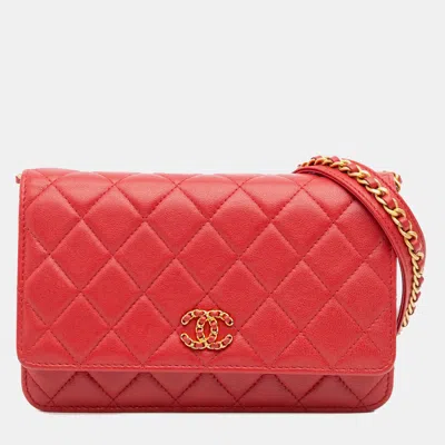 Pre-owned Chanel Red Quilted Lambskin 19 Wallet On Chain