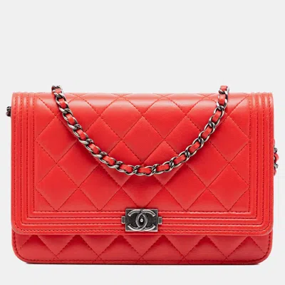 Pre-owned Chanel Red Quilted Lambskin Boy Wallet On Chain