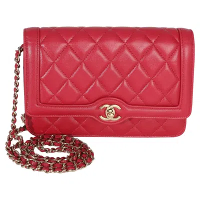 Pre-owned Chanel Red Quilted Lambskin Hold The Line Cc Wallet On Chain